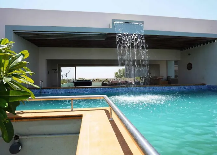 Casino Villa 6Bhk Infinity Pool With Waterfall Igatpuri